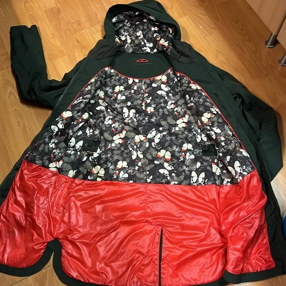 VGUC Lululemon Definitely Raining Jacket (US 6) - Gator Green - Picture 10 of 16